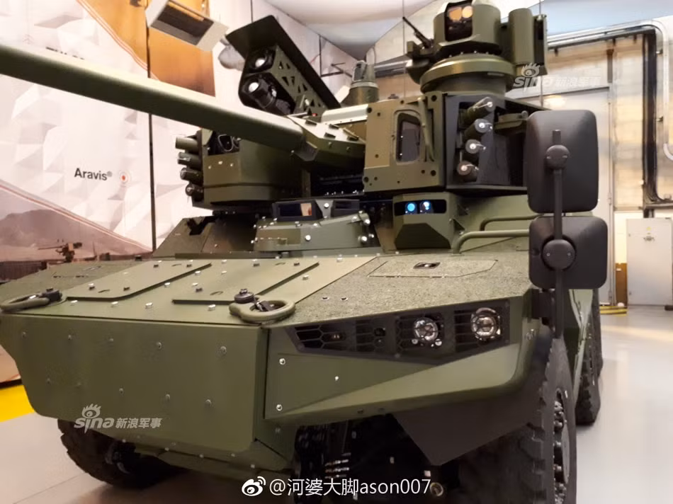 Hỏa lực chính của xe chỉ là một khẩu pháo cỡ nòng 40mm loại CTA CT40. Chắc chắn, trong tương lai EBRC Jaguar sẽ cần phải được nâng cấp về mặt hỏa lực vì nó sẽ thay thế AMX 10 RC và loại phương tiện chiến đấu này sở hữu nòng pháo lên tới 105 mm - tương đương với một chiếc xe tăng hạng nhẹ. Nguồn ảnh: Sina.