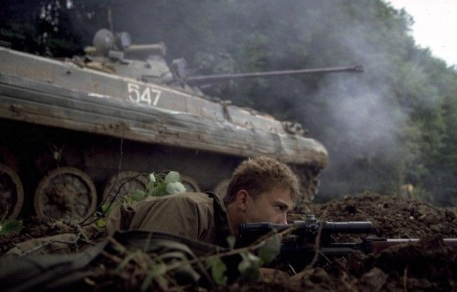 Không cần mũ sắt khi giao tranh. Nguồn ảnh: ER.