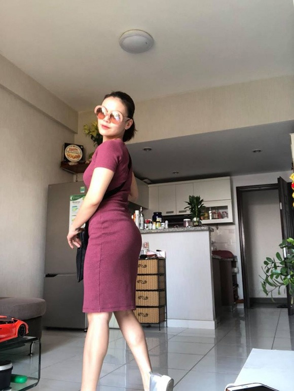 Phòng khách nối liền với bếp.