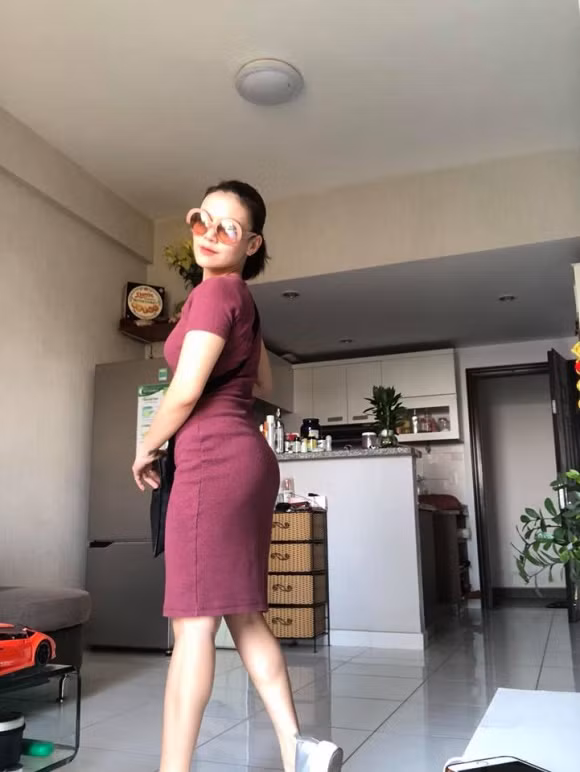 Phòng khách nối liền với bếp.