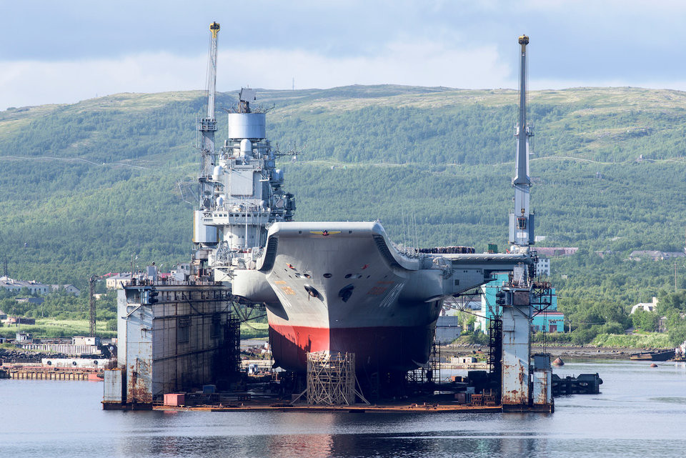 Theo thông tin mới nhất, tới năm 2021 tàu sân bay Kuznetsov mới được bảo dưỡng xong. Tuy nhiên rất có thể, thời hạn này có thể kéo dài tới tận năm 2023 và từ giờ cho tới lúc đó, Nga hoàn toàn không có bất cứ một tàu sân bay nào trên biển. Nguồn ảnh: BI.