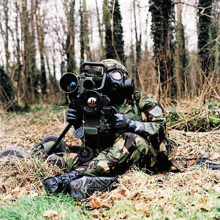 Thậm chí, phiên bản Spike-ER được thiết kế để phóng đi từ các phương tiện cơ giới mặt đất, trực thăng hay tàu chiến còn có khả năng tiêu diệt mục tiêu ở khoảng cách lên tới 8 km - một khoảng cách không tưởng so với một tên lửa chống tăng cỡ nhỏ hiện nay. Nguồn ảnh: ArmyTech.