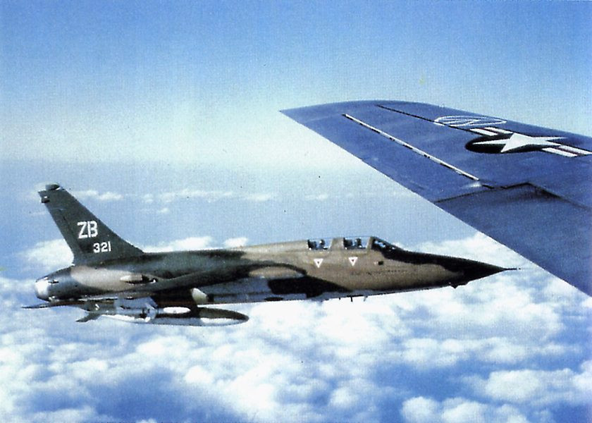 Sau khi vỡ đội hình, hai chiếc F-105 bị bám đuôi bởi hai chiếc MiG đã bị bắn hạ ngay lập tức, nhiệm vụ ném bom không kích của Mỹ bị hủy bỏ, một vài chiếc ở lại tiếp tục quần thảo với MiG của ta trong khi đó vài chiếc F-105 khác quay đầu chạy ra biển, chờ lực lượng giải cứu phi công của Hải quân Mỹ vào bờ và yểm trợ cho lực lượng này tới cứu hai phi công vừa bị hạ. Nguồn ảnh: Wild Weasel.