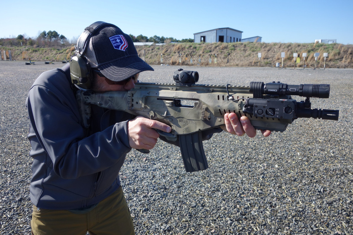 Tất nhiên mẫu súng trường tấn công tương lai này là một phần trong chương trình Soldato Futuro - chương trình nâng cấp toàn diện cho quân đội Italy. Beretta ARX100 ra đời với thiết kế mới và hiện đại hoàn toàn, phù hợp với mục đích tác chiến của quân đội Italy trong nhiều chục năm tới. Nguồn ảnh: Tube.