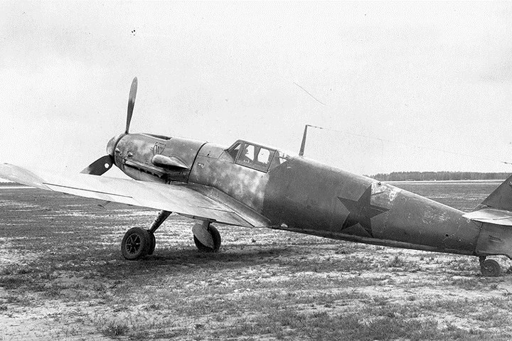 Về phía Liên Xô, họ bắt được một máy bay chiến đấu Bf-109 của phát xít Đức và đưa máy bay này vào tác chiến chống lại chính quân Đức.