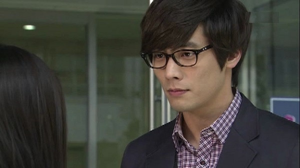 Chồng tôi còn nói những người viết ra các bài báo ấy và cả tôi, mẹ chồng đều đang quá u mê. Ảnh minh họa.