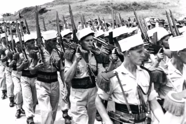 Tới tận những năm 50 của thế kỷ trước, nghĩa là gần 20 năm sau khi được vào biên chế chính thức, quân đội Pháp mới trang bị được đầy đủ súng trường MAS 36 cho toàn bộ các lực lượng của mình, bao gồm cả lực lượng quân viễn chinh đóng ở thuộc địa. Nguồn ảnh: Flickr.