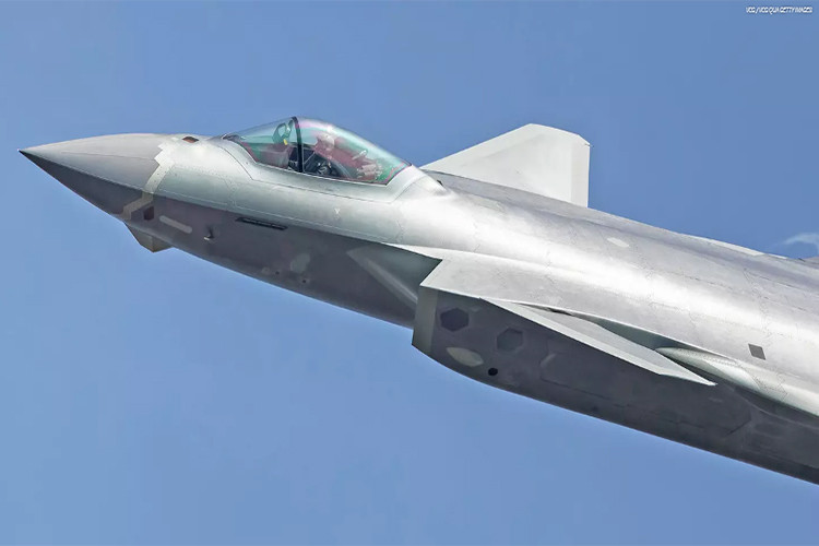 Tuy nhiên, tờ Business Insider cũng cho biết, Đài Loan đã có phương án để đối phó với những chiến đấu cơ tàng hình từ Bắc Kinh, chỉ có điều phương án này có vẻ khá... không khả thi hoặc ít nhất, cũng chưa đủ để Đài Loan có thể bảo vệ được không phận của mình. Nguồn ảnh: Moren.