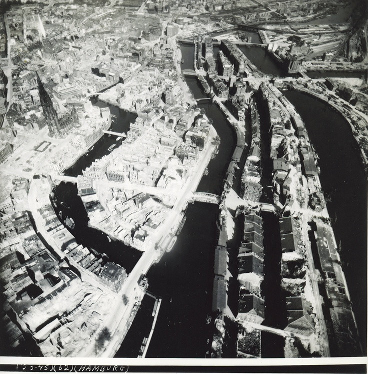 Địa thế của Hamburg lý giải tại sao lực lượng xe tăng Anh dù đông nhưng gần như đứng ngoài cuộc chiến này. Nguồn ảnh: History.