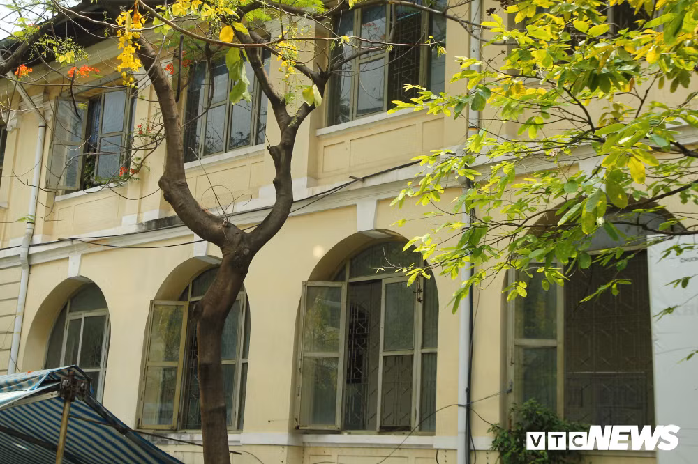 Nhiều người dân bày sự tỏ tiếc nuối nếu phải đập bỏ tòa nhà này để thực hiện đề án mở rộng, nâng cấp và cải tạo lại trụ sở UBND TP.HCM