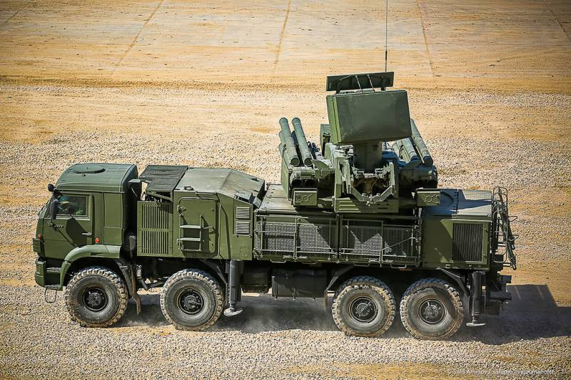 Thêm vào đó, trong một trận địa trải dài với nhiều tổ hợp phòng không cùng phối thuộc, trí thông minh nhân tạo sẽ còn đóng vai trò phân phối mục tiêu cho từng tổ hợp một, tránh tình trạng một mục tiêu bị tấn công cùng lúc bởi nhiều tổ hợp trong khi mục tiêu khác lại bị "bỏ sót". Nguồn ảnh: Wiki.