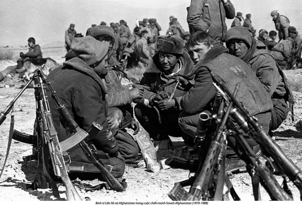 Trong khi đó bộ binh Liên Xô chiến đấu tại Afghanistan vẫn sử dụng AK-47 phiên bản gốc, đây thậm chí còn không phải phiên bản AKM. Nguồn ảnh: Flickr.