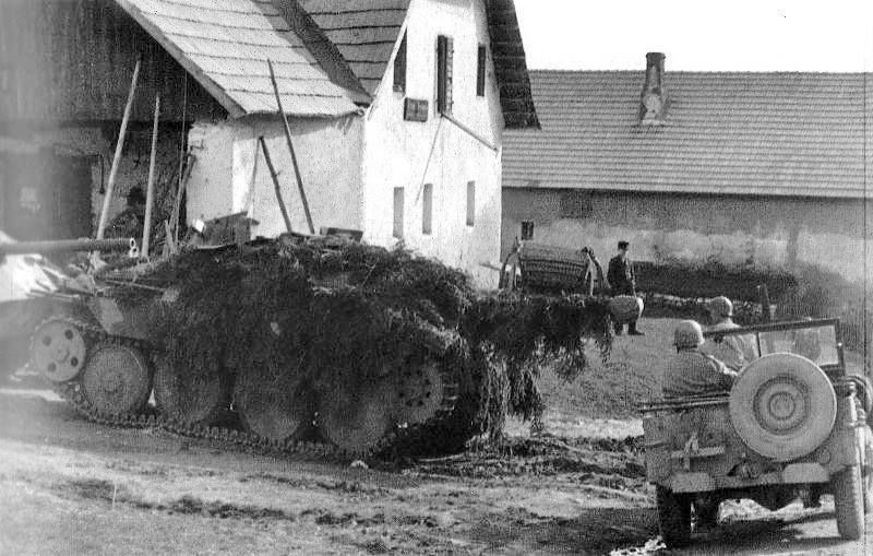 Hetzer được trang bị một động cơ 168 mã lực có vòng quay tối đa 2800 rpm. Động cơ này là khá kém khi nó chỉ cung cấp 10 sức ngựa cho mỗi tấn trọng lượng của xe. Tuy nhiên, hộp số 6 cấp của chiếc Hetzer lại giúp nó có khả năng cơ động khá tốt. Nguồn ảnh: Wiki.