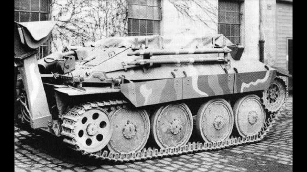 Thiết kế của chiếc Hetzer mang đậm chất thiết kế pháo tự hành chống tăng của Đức quốc xã thời bấy giờ với chiều cao tổng thể thấp, trọng tâm dàn đều và có giáp trước nghiêng lớn, tạo ưu thế cực lớn cho nó trong những màn "đấu tăng" với thiết giáp đối phương. Nguồn ảnh: Tube.