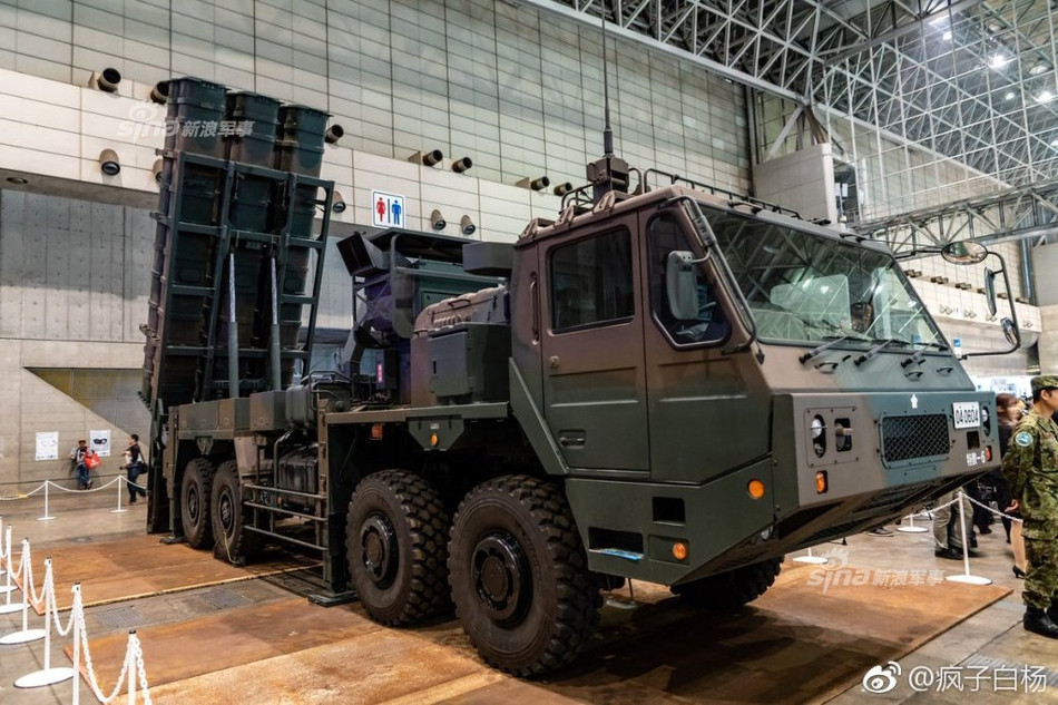 Được sản xuất bởi tập đoàn Mitsubishi, Type 12 là hệ thống tên lửa phòng vệ bờ biển tiên tiến nhất của Nhật Bản được đưa vào trang bị từ năm 2012 một phần trong kế hoạch tăng cường khả năng phòng thủ toàn diện của Tokyo. Nguồn ảnh: Sina.