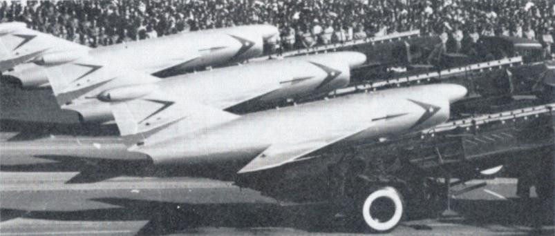 Tầm hoạt động của loại tên lửa này tối đa chỉ là 90 km và có thể lên tới 100 km. Đây là tầm bắn được coi là tầm ngắn, tuy nhiên vào những năm 50 của thế kỷ trước, tầm bắn và tốc độ của Komet là một niềm mơ ước của mọi quốc gia trên thế giới, nhất là khi công nghệ tên lửa thời bấy giờ còn rất sơ khai. Nguồn ảnh: Mesi.