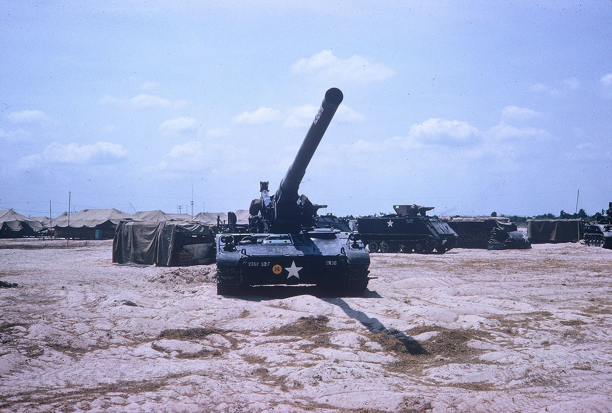 Pháo tự hành Vua Chiến Trường cỡ nòng 175mm được quân đội Mỹ đưa tới Chiến trường Việt Nam cũng có mặt tại Đất Thép Củ Chi. Nguồn ảnh: Flickr.