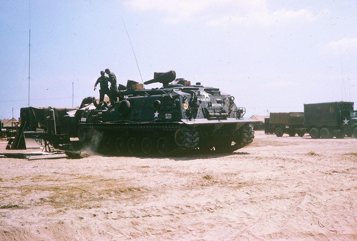 Xe thiết giáp cứu hộ xe tăng của quân đội Mỹ tại Củ Chi. Nguồn ảnh: Flickr. Nguồn ảnh: Flickr.