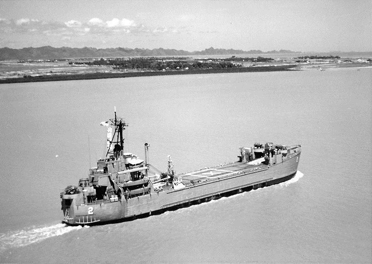 Chiến dịch được phía Mỹ tuyên bố là kết thúc tốt đẹp, giải tỏa được tuyến đường giao thông hàng hải cho miền Bắc Việt Nam mà đặc biệt là cảng Hải Phòng, nơi có rất nhiều tàu bè nước ngoài đã phải nằm lại cảng trong suốt 300 ngày kể từ chiến dịch Linebacker năm 1972 sau khi Mỹ rải thủy lôi dày đặc phong tỏa hoàn toàn cảng biển này. Ảnh: Tàu chiến Mỹ ra khỏi cảng Hải Phòng sau khi kết thúc chiến dịch. Nguồn ảnh: Flickr.