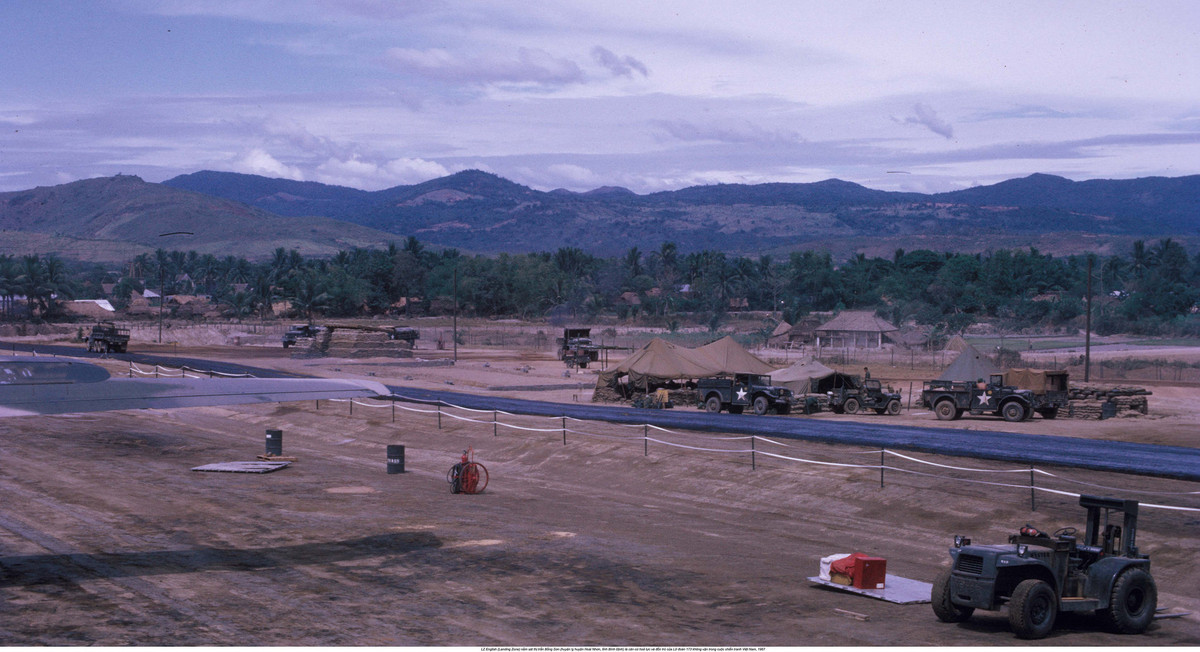 Một góc đường băng bên trong bãi đổ bộ EZ English của Mỹ ở Bình Định.