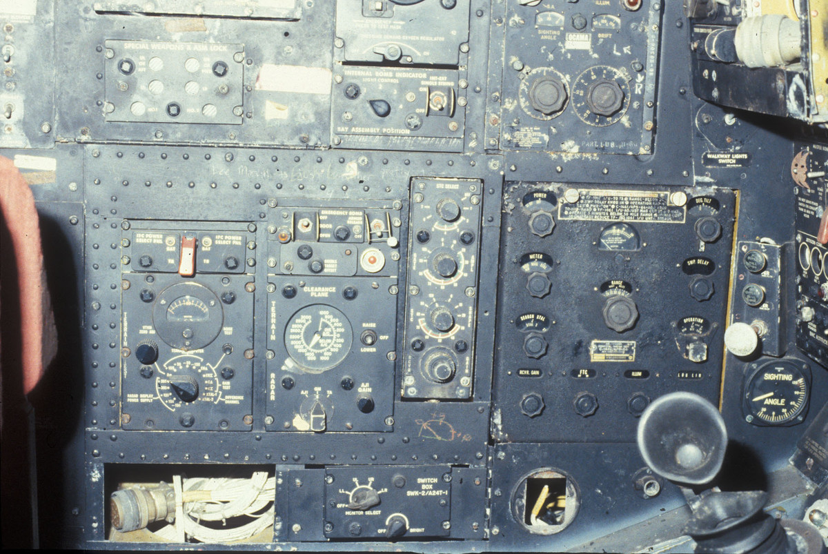 Cận cảnh bảng điều khiển bom trên một chiếc pháo đài bay B-52 phiên bản B-52D - phiên bản được sử dụng nhiều nhất và cũng bị bắn rơi nhiều nhất tại Việt Nam. Nguồn ảnh: Flickr.
