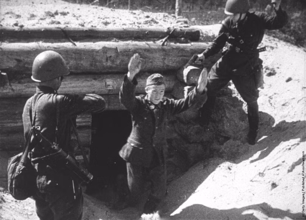 Tới tận ngày 16/5, những binh lính Đức cuối cùng đóng trên các hòn đảo này mới đánh điện cho phía Đồng minh để đầu hàng, họ đã hết sạch nhu yếu phẩm dự trữ và nước ngọt. Nguồn ảnh: WW2.