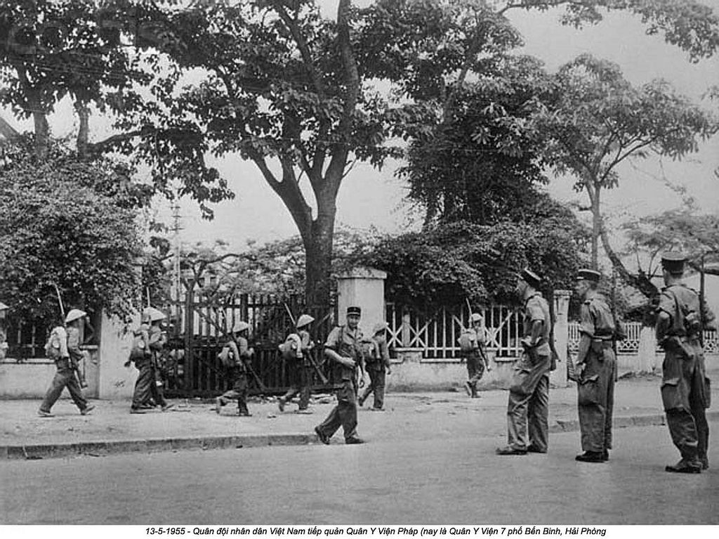 QĐND Việt Nam tiếp quản Quân Y viện Pháp, nay là Quân Y viện 7 phố Bến Bính, Hải Phòng. Nguồn ảnh: Flickr.