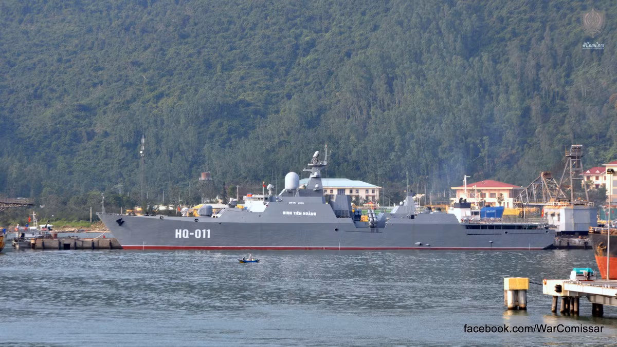 Có độ giãn nước tối đa 1.900 tấn, các tàu Gepard có chiều dài 102 mét, rộng 13,9 mét và mớm nước tối đa 3,8 mét. Tốc độ tối đa 28 hải lý trên giờ và có tầm hoạt động 9000 km. Nguồn ảnh: Warcom.