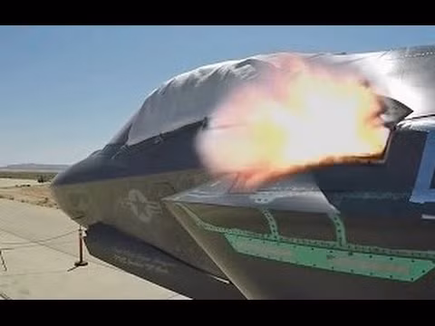 Kết luận điều tra cho rằng, ở chu kỳ hoạt động thứ ba của động cơ, cánh quạt bên trong động cơ đã bị gẫy, mảnh gẫy cắt thủng vỏ máy bay và xuyên ra ngoài, thậm chí mảnh gẫy này còn xuyên qua cả bình xăng máy bay. Nguồn ảnh: Tube.