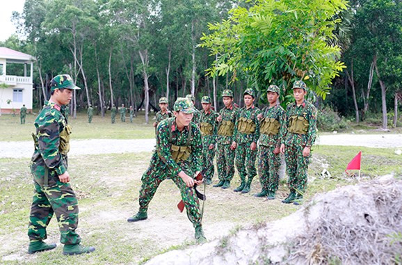 100% chiến sĩ mới nắm vững yếu lĩnh, động tác dứt khoát.