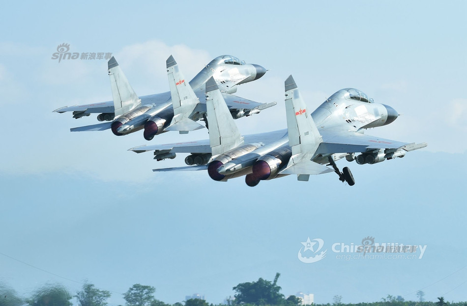 Biến thể J-11BH là phiên bản dành riêng cho Hải quân Trung Quốc, lần đầu tiên được lộ diện từ năm 2010. Phiên bản này cũng sử dụng động cơ WS-10A do Trung Quốc chế tạo. Nguồn ảnh: Chinamilitary.