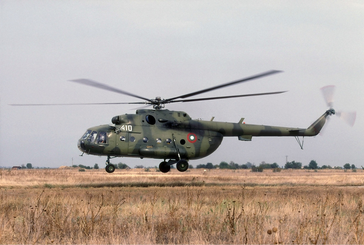 Giống như mọi loại phương tiện được ra đời dưới thời Liên Xô khác, Mi-17 hay Mi-8 là loại trực thăng bền bỉ, rẻ, dễ sử dụng và tương thích với mọi loại điều kiện thời tiết, mọi loại môi trường sử dụng khác nhau. Nguồn ảnh: Wiki.