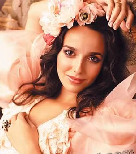 Nhân vật nữ Mercedes Mondego trong tiểu thuyết “Bá tước Monte Cristo”.