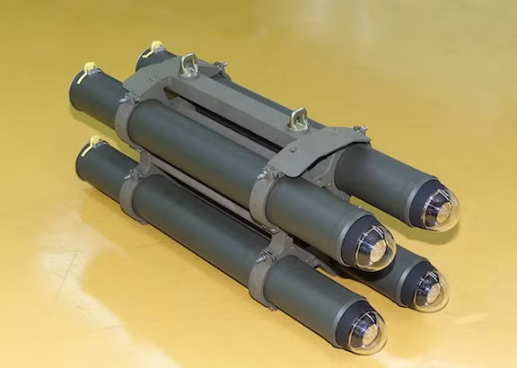 Cụ thể, ở khoảng cách xa nhất là 8000 mét, tên lửa chống tăng LAHAT có khả năng lệch mục tiêu chỉ 0,7 mét và tốn 28 giây để di chuyển hết tầm với tốc đọ khoảng 300 mét/giây. Nguồn ảnh: Missile.