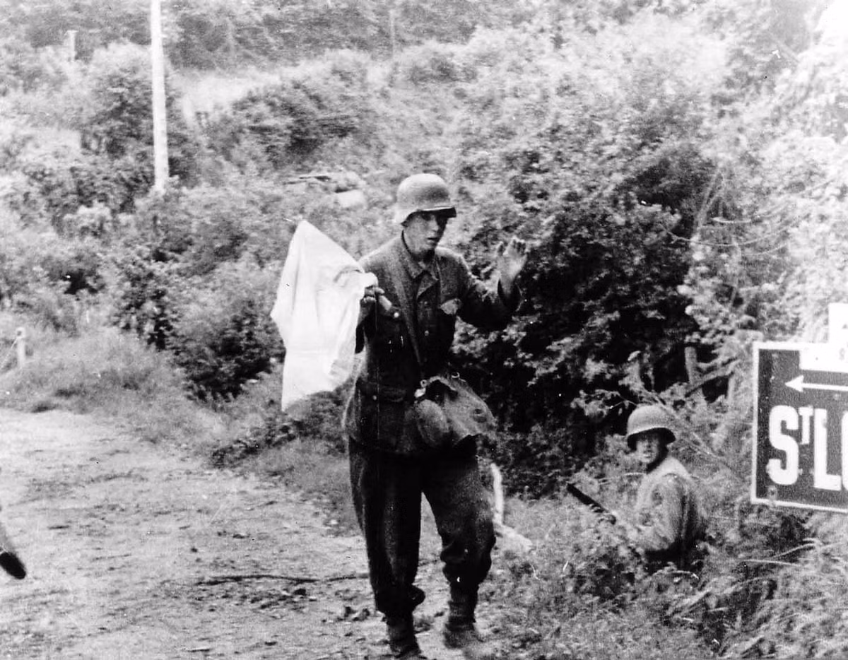 Một trận đối đầu giữa Hồng quân và 30.000 tàn quân Đức đã diễn ra ở khu vực thuộc lãnh thổ Nam Tư cũ, lấy đi 400 mạng sống của cả hai bên. Khi tới được phía quân Anh, người Anh đã từ chối tiếp nhận gần 30.000 hàng binh Đức quốc xã này và buộc họ phải quay lại Balkan - nơi họ sẽ bị Hồng quân bắt giữ. Nguồn ảnh: Dday.