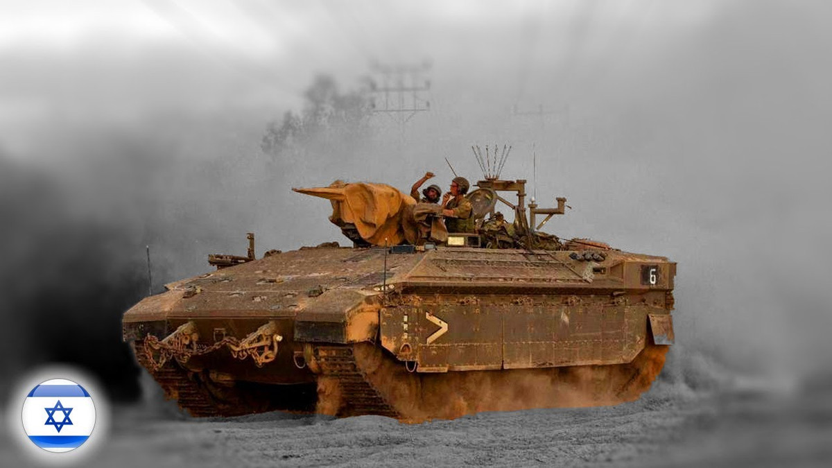 Được trang bị một động cơ 1200 sức ngựa sử dụng nhiên liệu Diesel, chiếc xe thiết giáp này có tỷ số sức kéo trên mỗi tấn là 9 sức ngựa. Tầm hoạt động tối đa của thiết giáp Namer vào khoảng 50km phụ thuộc vào điều kiện khách quan bên ngoài, tốc độ tối đa của nó vào khoảng 60 km/h. Nguồn ảnh: Militarytoday.