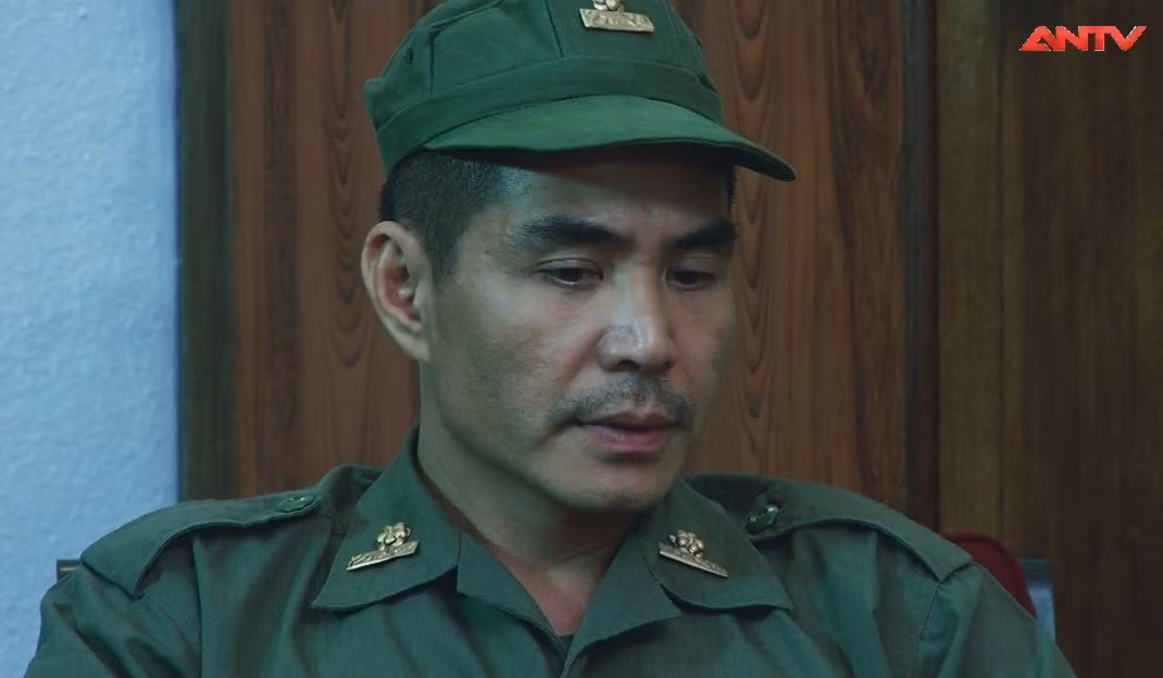 Diễn viên Trung Dũng trong vai Tám Bình trong “Vết dầu loang”