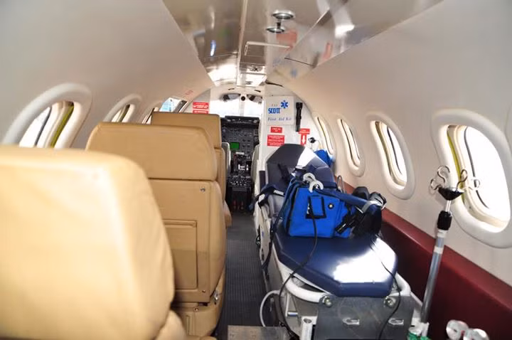 Hãng cung cấp 3 dịch vụ chính: máy bay riêng được trang bị thiết bị y tế, dịch vụ y tế áp tải và dịch vụ cáng thương mại quốc tế.