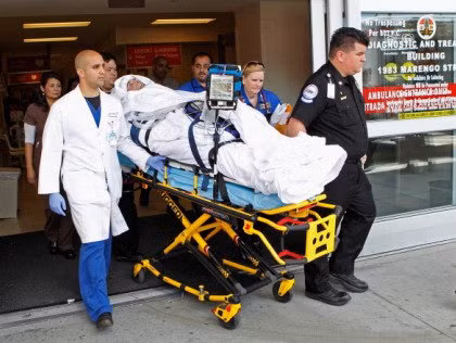 Trước mỗi chuyến bay, điều phối viên y tế của AMR Air Ambulance sẽ tham khảo ý kiến bác sỹ điều trị, xem bệnh nhân có phù hợp để bay hay không.