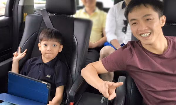 Cũng vì là một trong những cậu bé được quan tâm nhất làng giải trí, mọi hoạt động của con trai Hồ Ngọc Hà đều lọt vào tầm ngắm của giới truyền thông. Việc Subeo được đưa rước hàng ngày trên những chiếc xế đắt tiền đã quá quen thuộc với người hâm mộ. Ảnh: Internet.