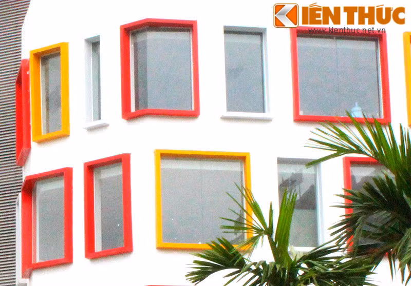 Màu cam vàng thể hiện tinh thần không ngừng hướng tới tương lai tốt đẹp hơn...