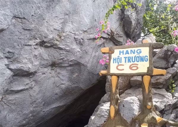 Bên trong mê cung hang Tức Dụp của cao nguyên đá miền Tây - Hình 4 Ben trong me cung hang Tuc Dup cua cao nguyen da mien Tay-Hinh-4