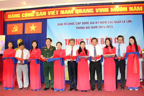 Khai truong TT Báo chí tuyen truyèn kỷ niẹm Lẽ 30/4-Hinh-2