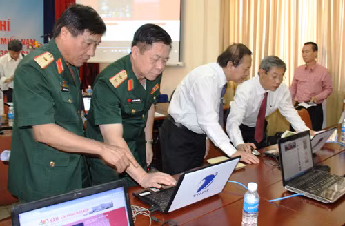 Khai truong TT Báo chí tuyen truyèn kỷ niẹm Lẽ 30/4-Hinh-3