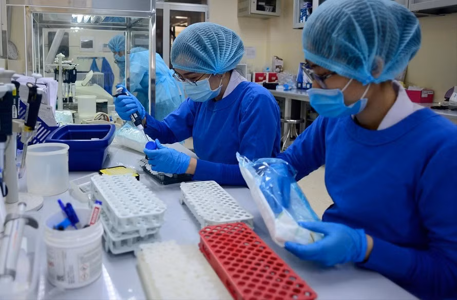 TPHCM: Lap benh vien cho nguoi nhiem chung Omicron