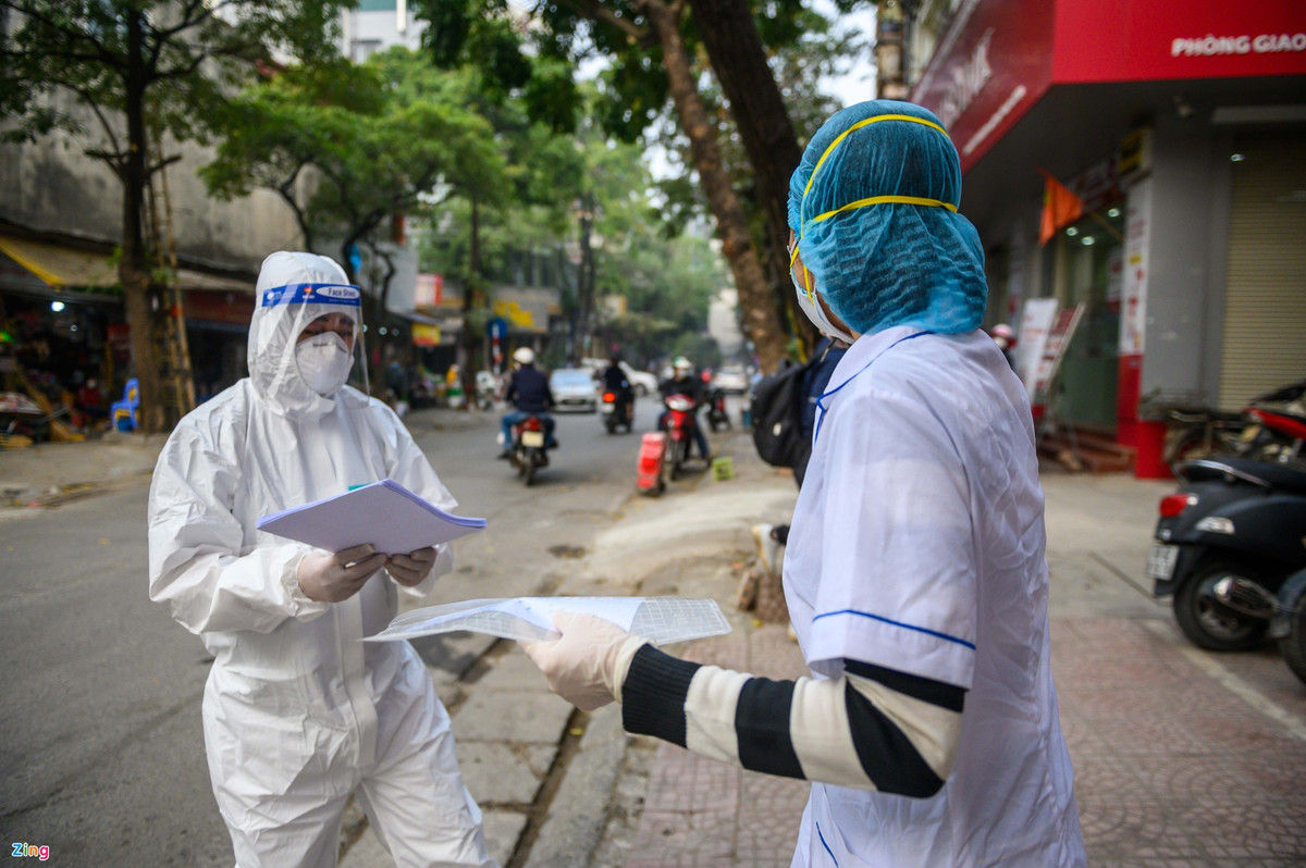 So ca mac tang nhanh, Ha Noi can lam gi de ung pho voi dich?