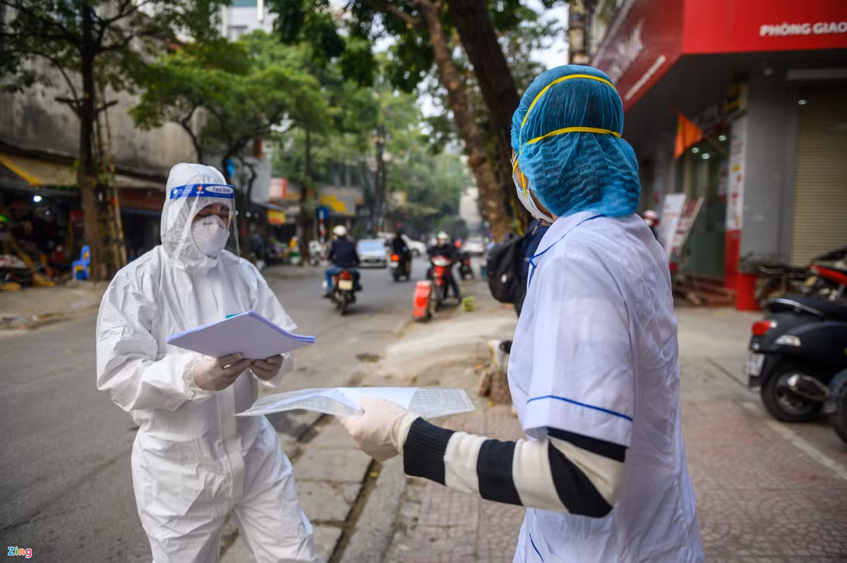 So ca mac tang nhanh, Ha Noi can lam gi de ung pho voi dich?