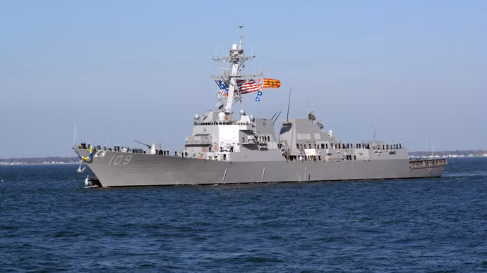 Bat chap phan doi tu Nga, tau My tien vao Bien Den