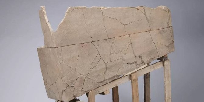 Các phát hiện về nhà vệ sinh lâu đời hơn trên thế giới chỉ là dạng thô sơ, không có cấu trúc xả - dội nước sạch sẽ theo kiểu hiện đại.