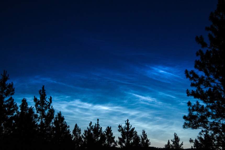 Ảnh hưởng của vụ phun trào núi lửa Krakatoa dần dần cũng mất đi, nhưng những đám mây tích điện màu xanh lục bất thường thì vẫn còn lại.